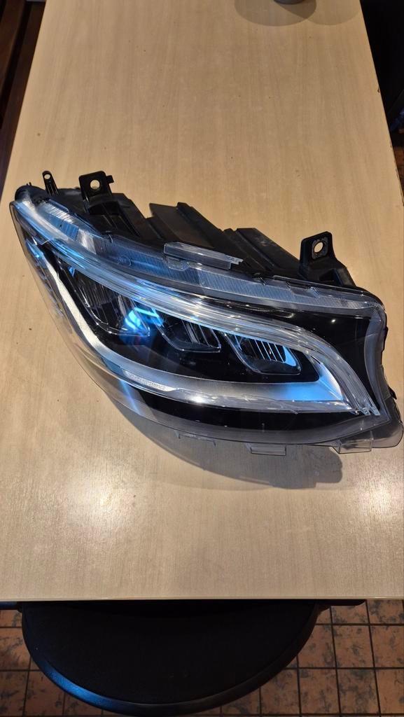Originele koplamp LED rechts Mercedes Sprinter W907 2019, Ophalen, Gebruikt, Mercedes-Benz