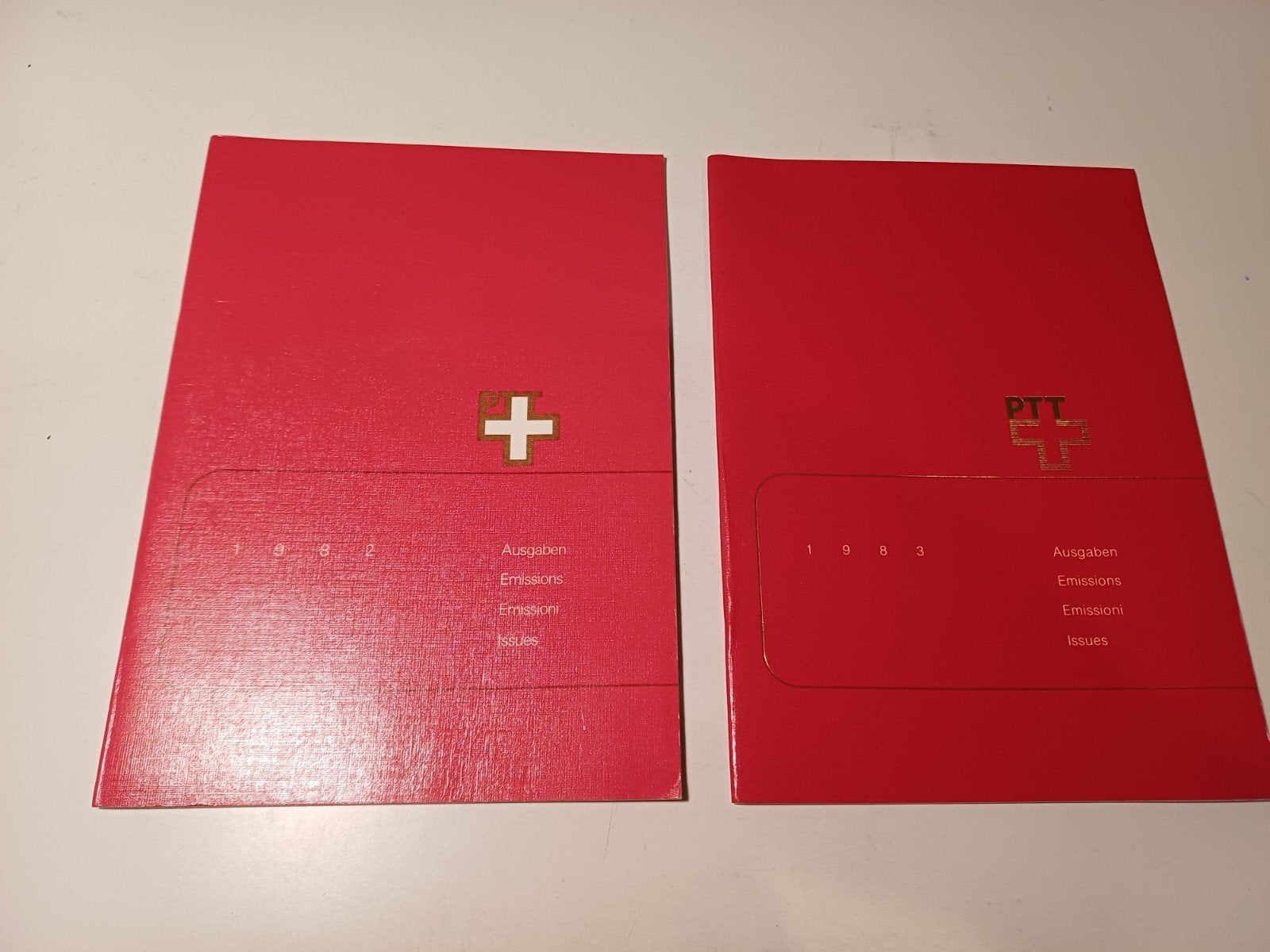 Zwitserland jaarboeken 1982 en 1983, Ophalen of Verzenden, Buitenland