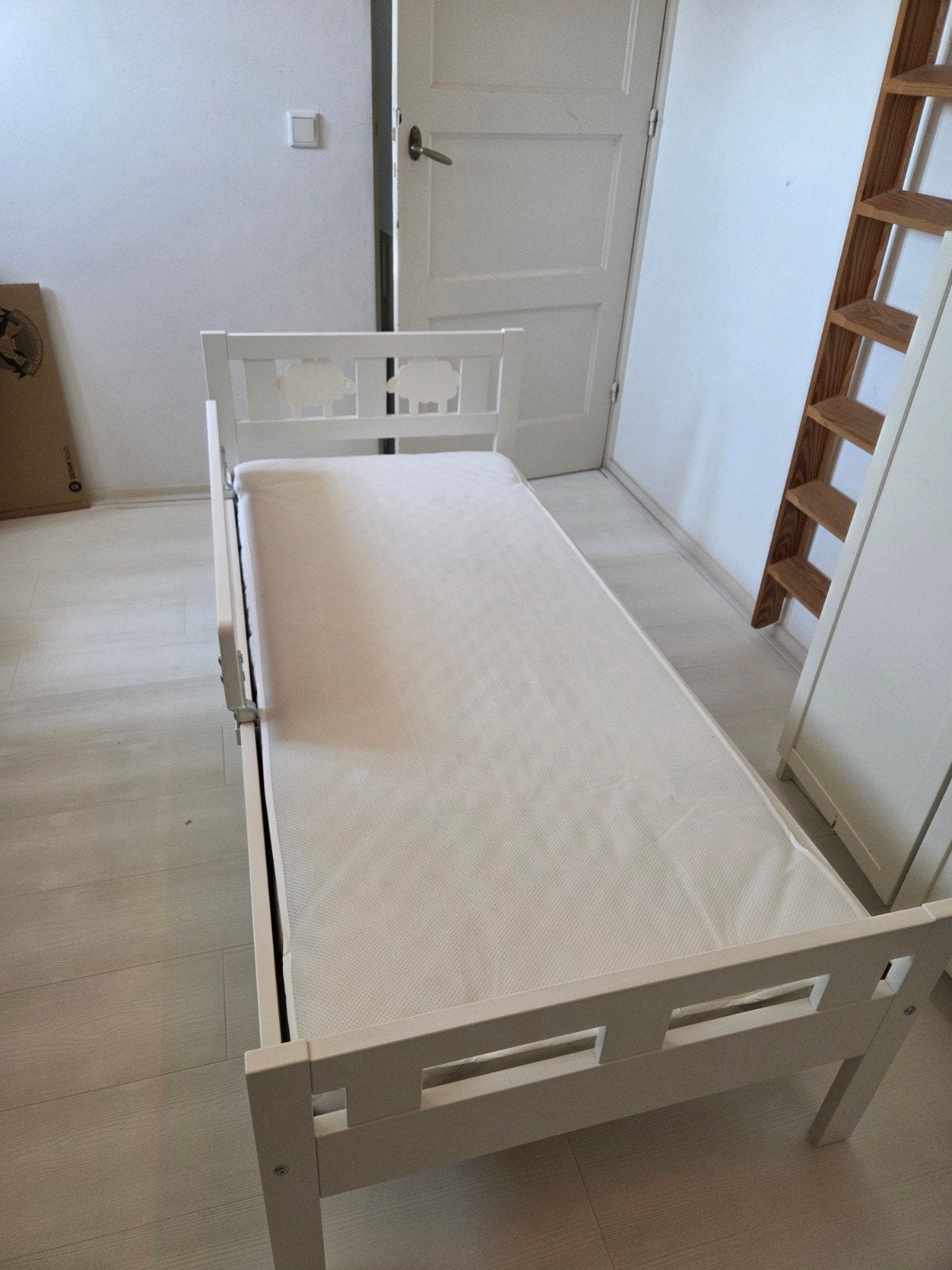 IKEA KRITTER Peuterbed met matras en toebehoren, Ophalen