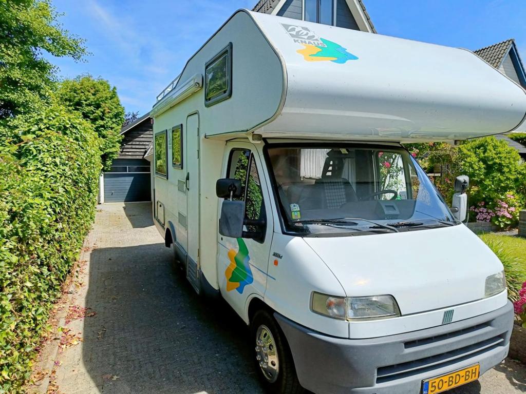Knaus Fiat Ducato 2.5 turbo | 650kg laden | 6 slaapplaatsen, Caravans en Kamperen, Alkoof, Ringverwarming, Fiat, Luifel