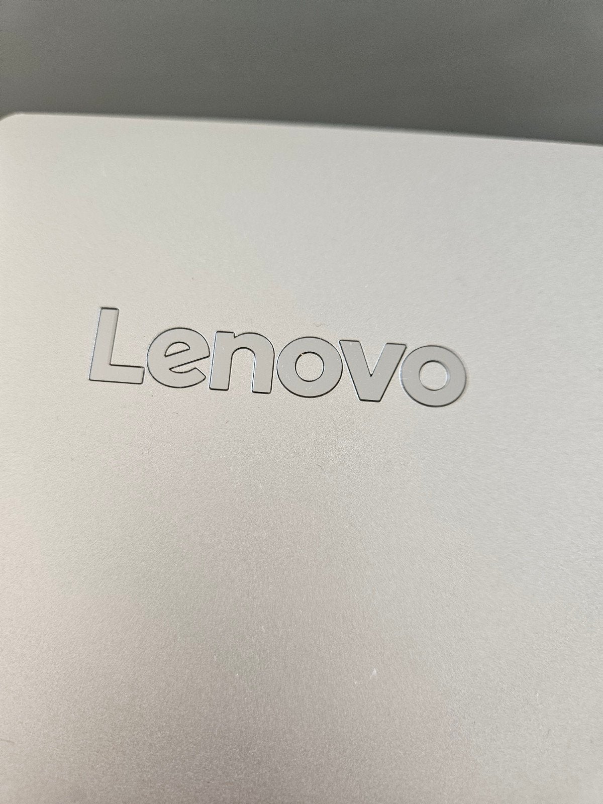 Foto 2 van Lenovo laptop - Ideaal voor dagelijks gebruik