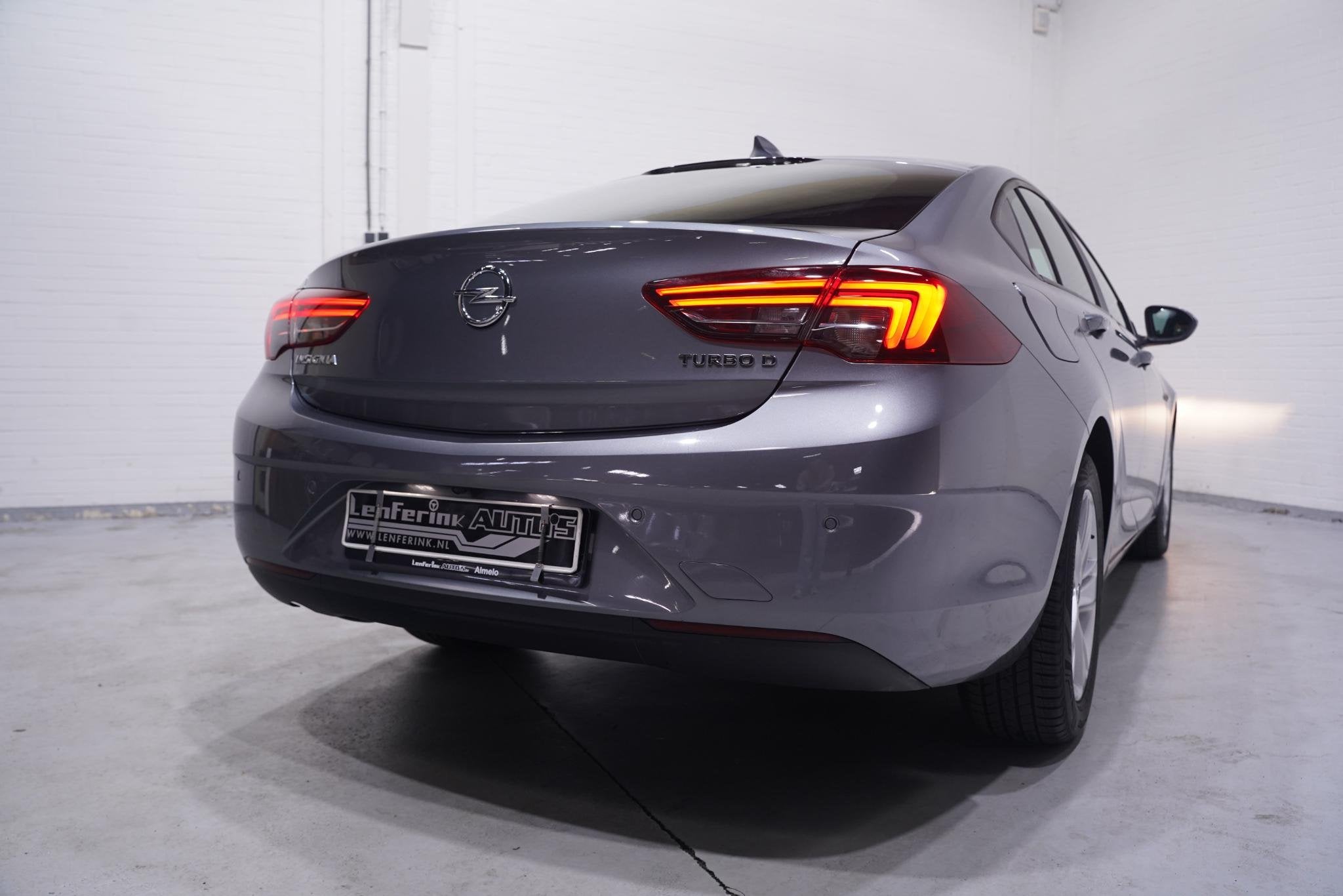 Foto 13 van Opel Insignia Grand Sport 1.6 CDTI Business Executive naviga