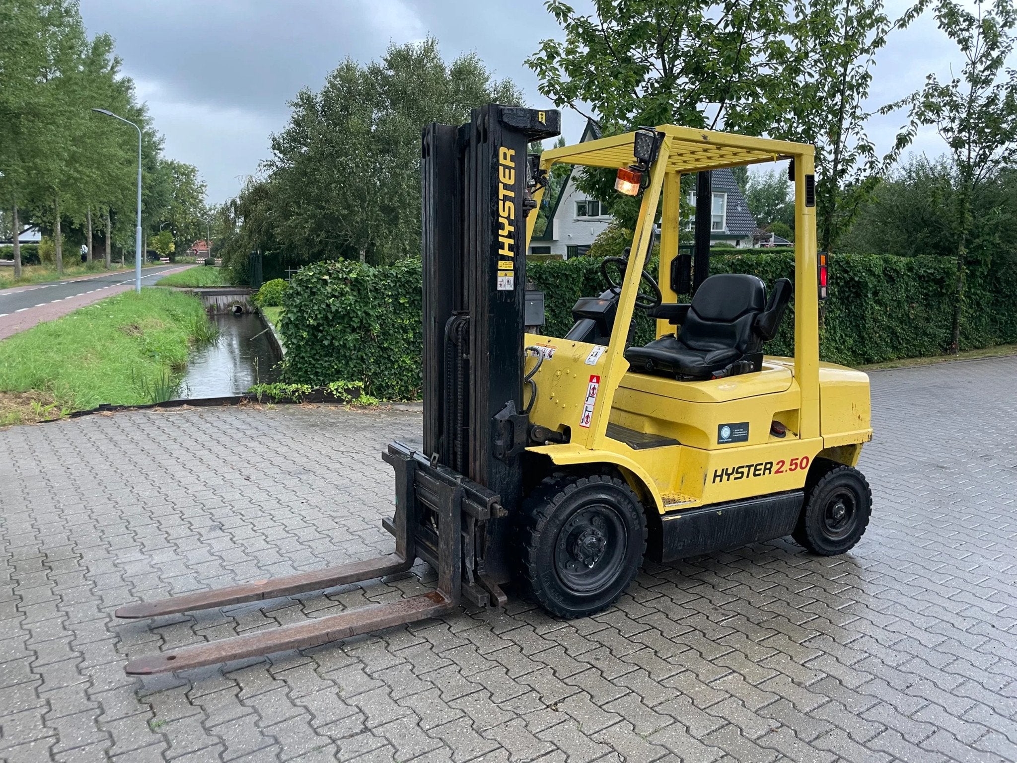 Hyster H2.5 2.5t triplo 470cm side shift perkins engine