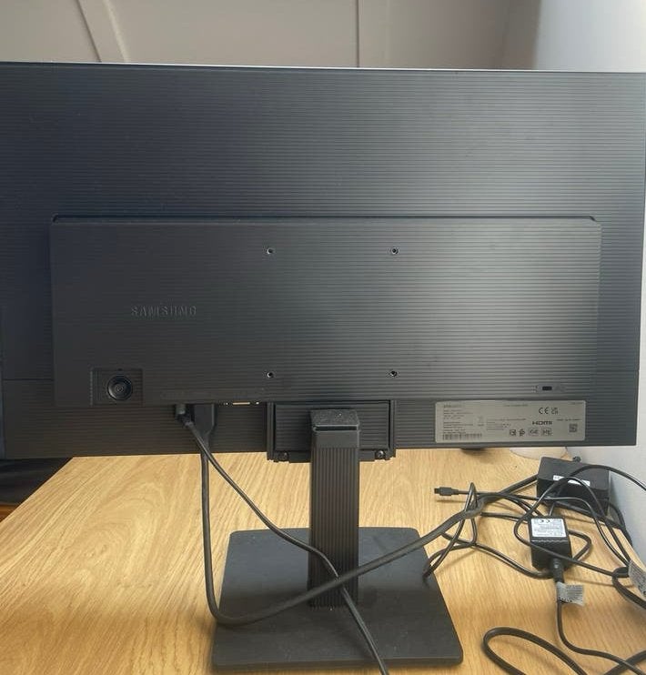 Samsung S24A310NHU 24" IPS LED, Computers en Software, Monitoren, Draaibaar, HDMI, 24" inch, Nieuw
