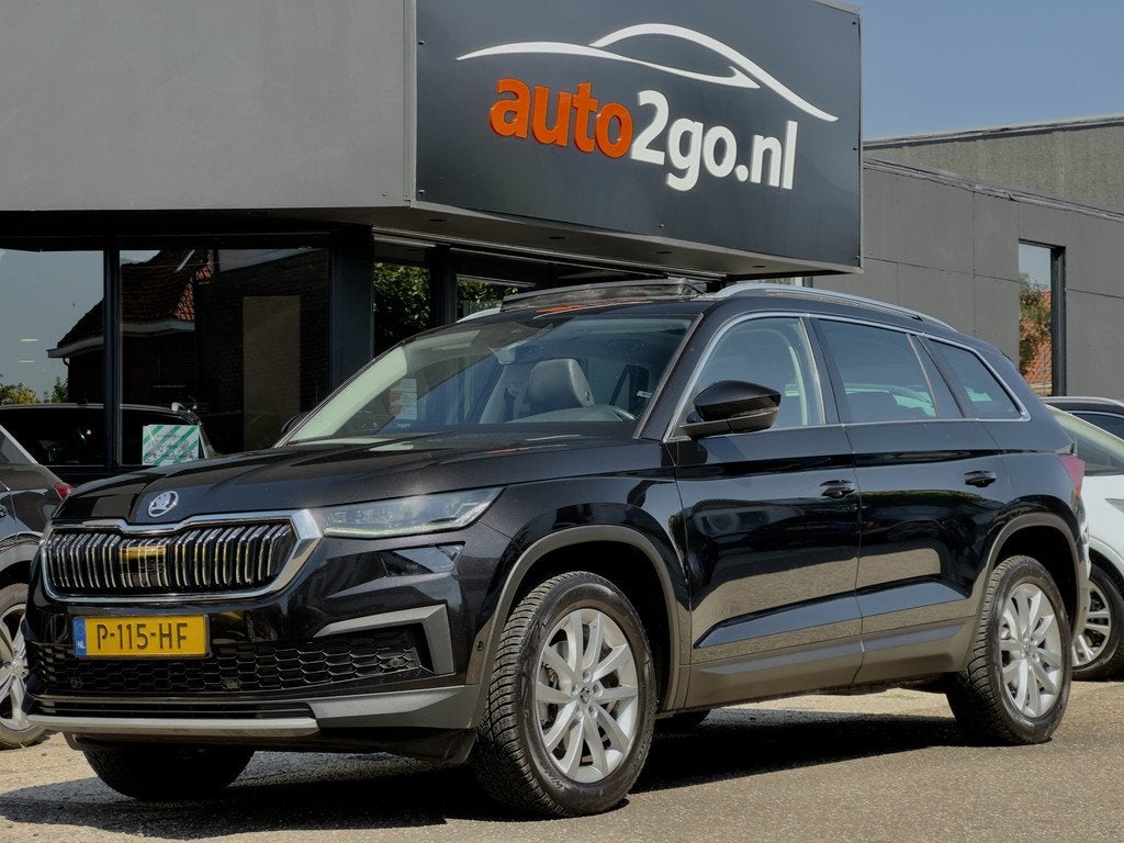 Skoda Kodiaq 1.5 TSI 7PERS AUT7 EDITION PLUS FACELIFT PANODA, Auto's, Skoda, Euro 6, 4 cilinders, 150 pk, Zwart