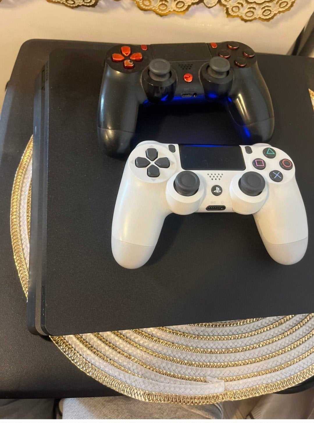 playstation 4, Spelcomputers en Games, Ophalen, Zo goed als nieuw, Met 2 controllers, Original
