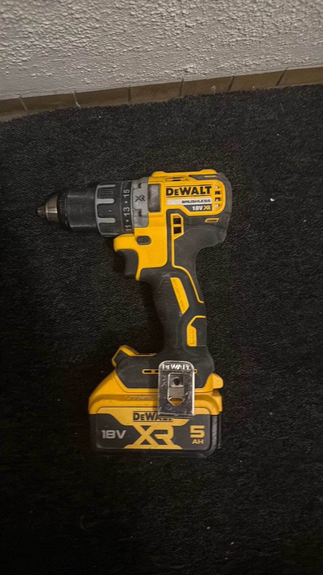 Nieuw dewalt brushless 18v xr, Doe-het-zelf en Verbouw, Gereedschap | Boormachines, Ophalen of Verzenden, Zo goed als nieuw