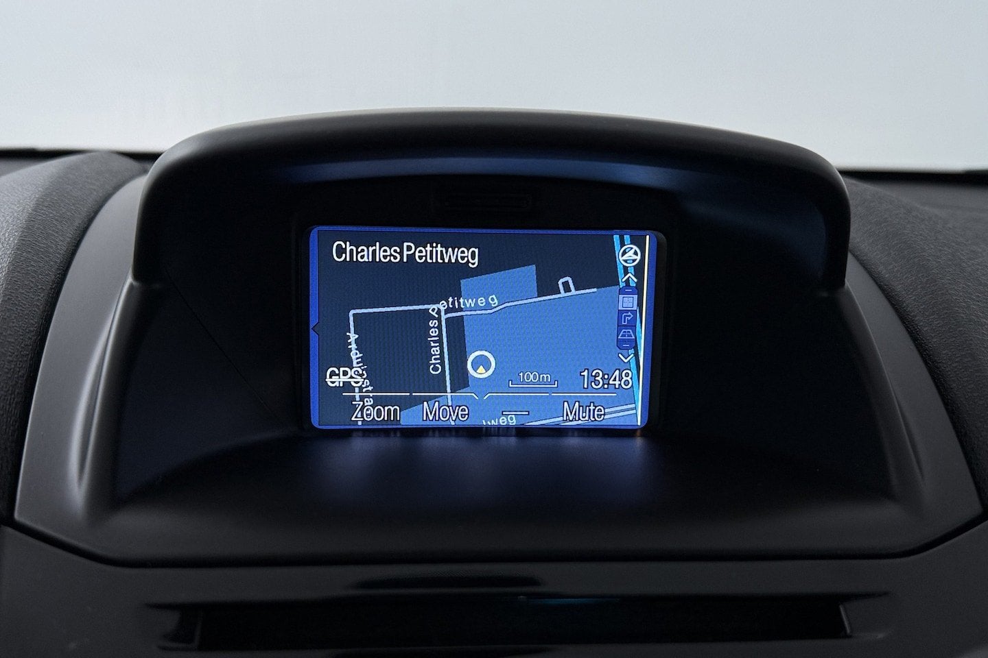 Foto 6 van Ford Fiesta 1.0 EcoBoost Titanium Automaat (NAVIGATIE, CRUIS