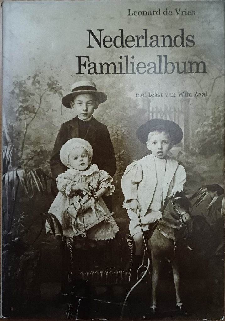 2+1 GRATIS! Nederlands familiealbum - Leonard de Vries, Ophalen of Verzenden, 20e eeuw of later, Gelezen, Leonard de Vries