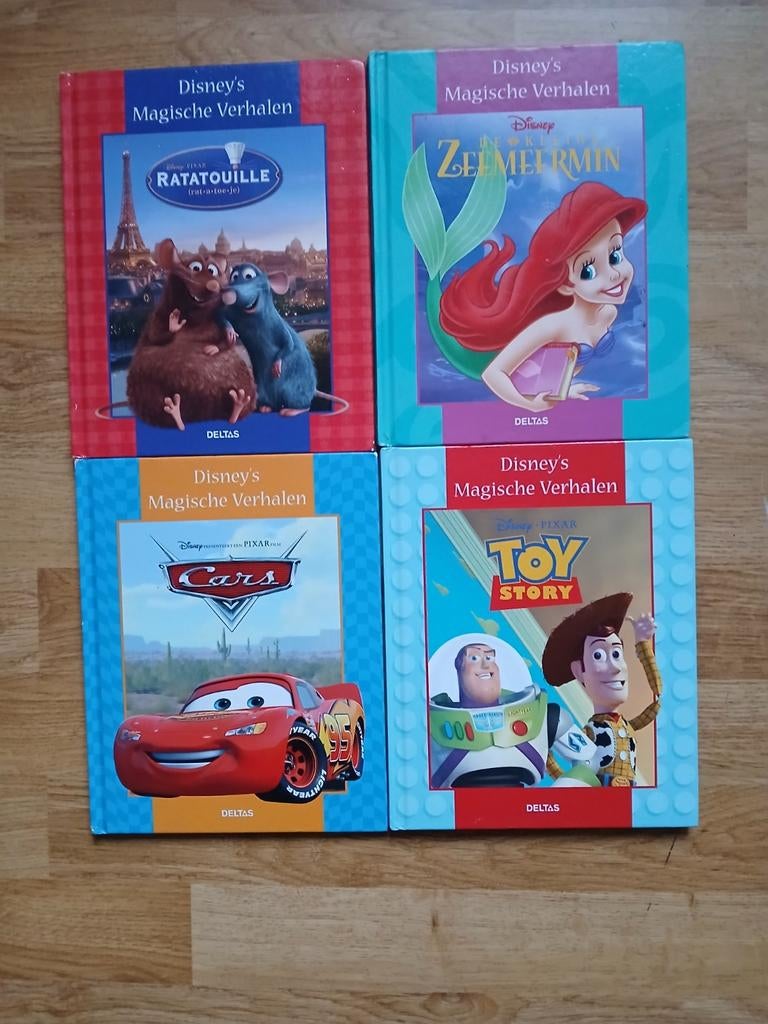 Disney's Magische Verhalen: 4-delige Boekenset, Ophalen of Verzenden, Zo goed als nieuw, Disney / Pixar, Sprookjes