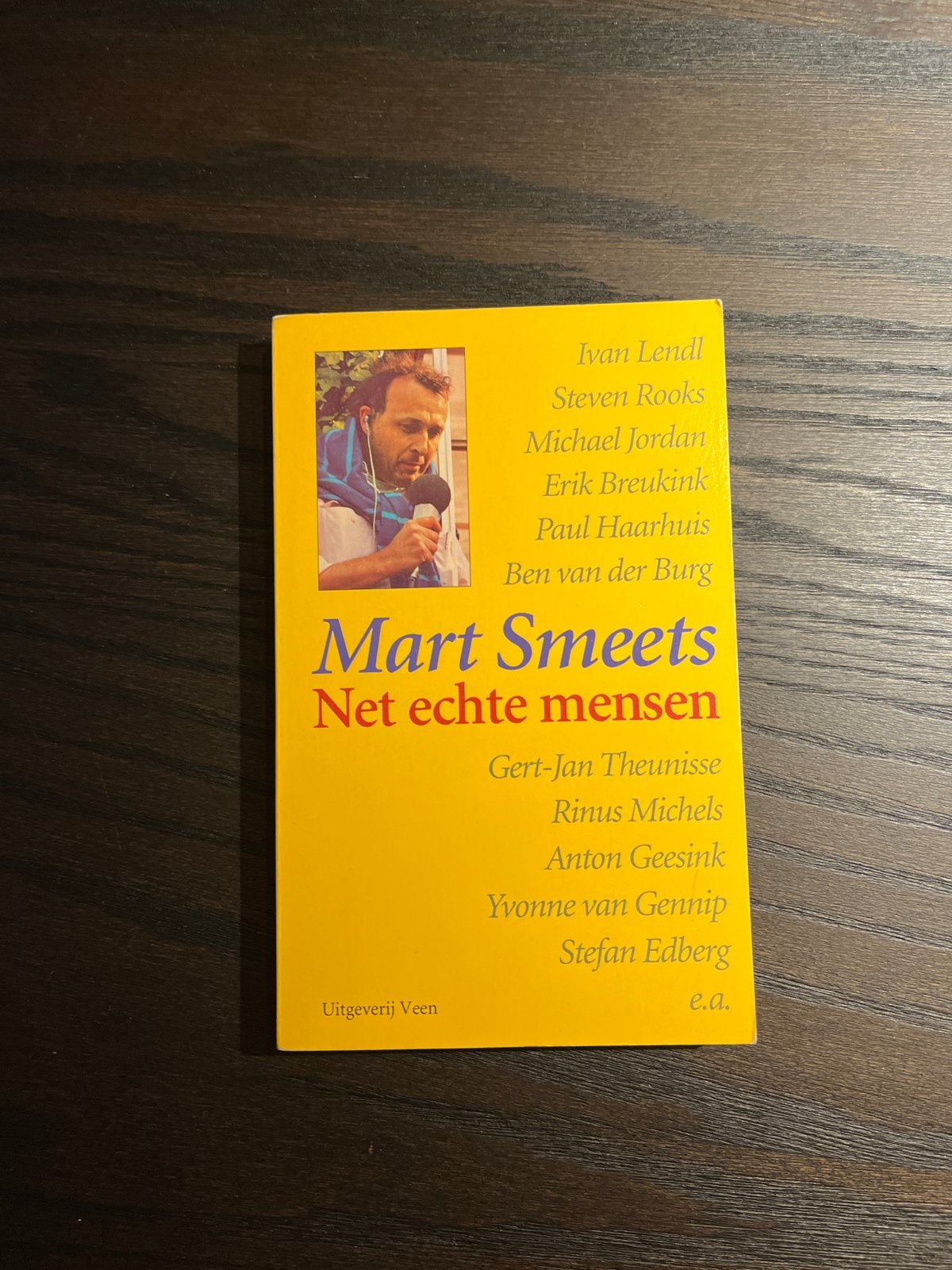 Mart Smeets - Net echte mensen (Boek), Ophalen of Verzenden, Zo goed als nieuw, Overige sporten