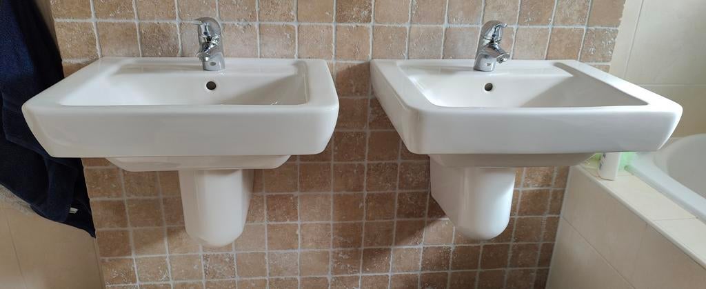 Twee witte wastafels Villeroy & Boch, Doe-het-zelf en Verbouw, Sanitair, Ophalen, Wastafel