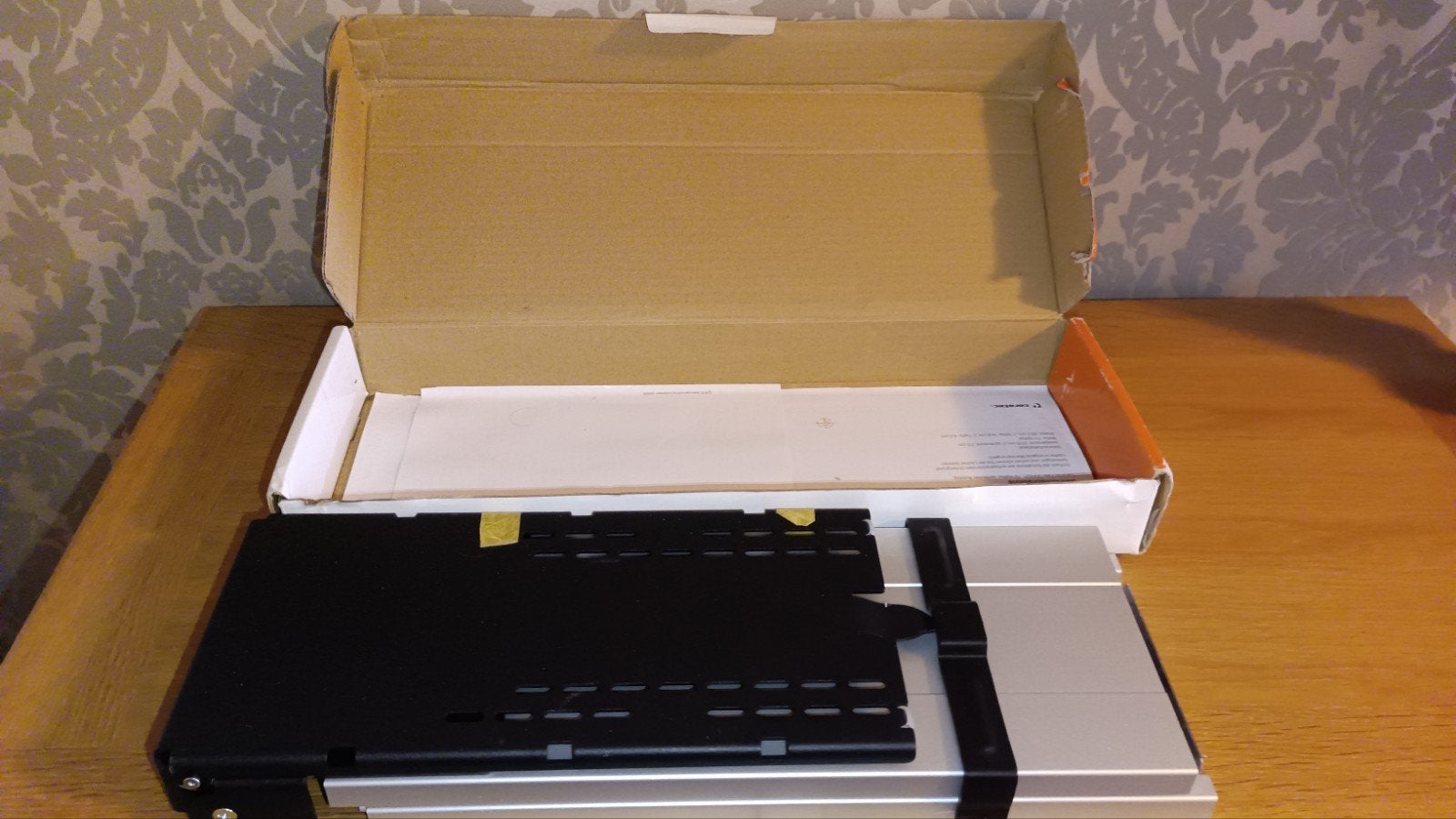 Caratec Flex TV-houder voor camper/caravan - CFA102L, Ophalen of Verzenden