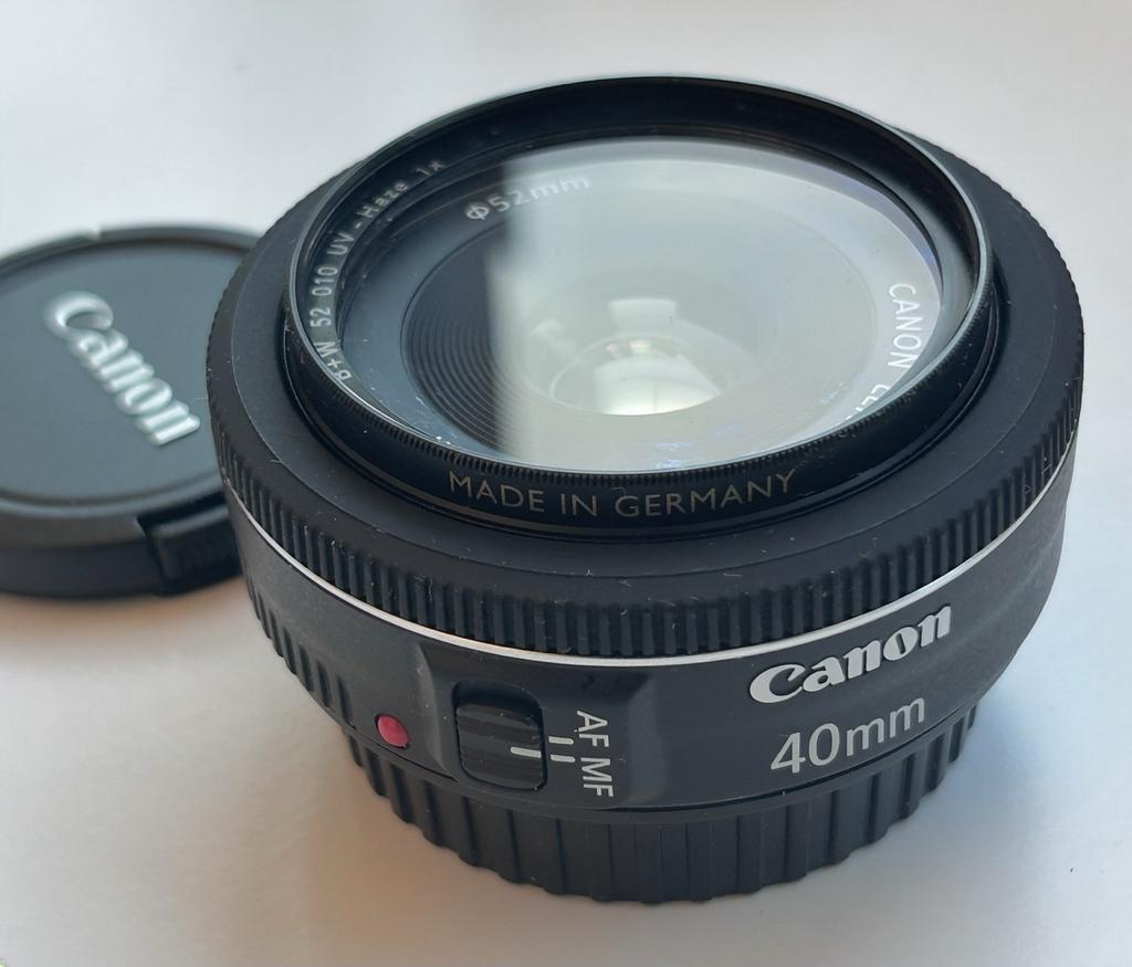Canon EF 40mm f/2.8 STM pancake lens + B+W UV filter, Ophalen of Verzenden, Zo goed als nieuw, Standaardlens