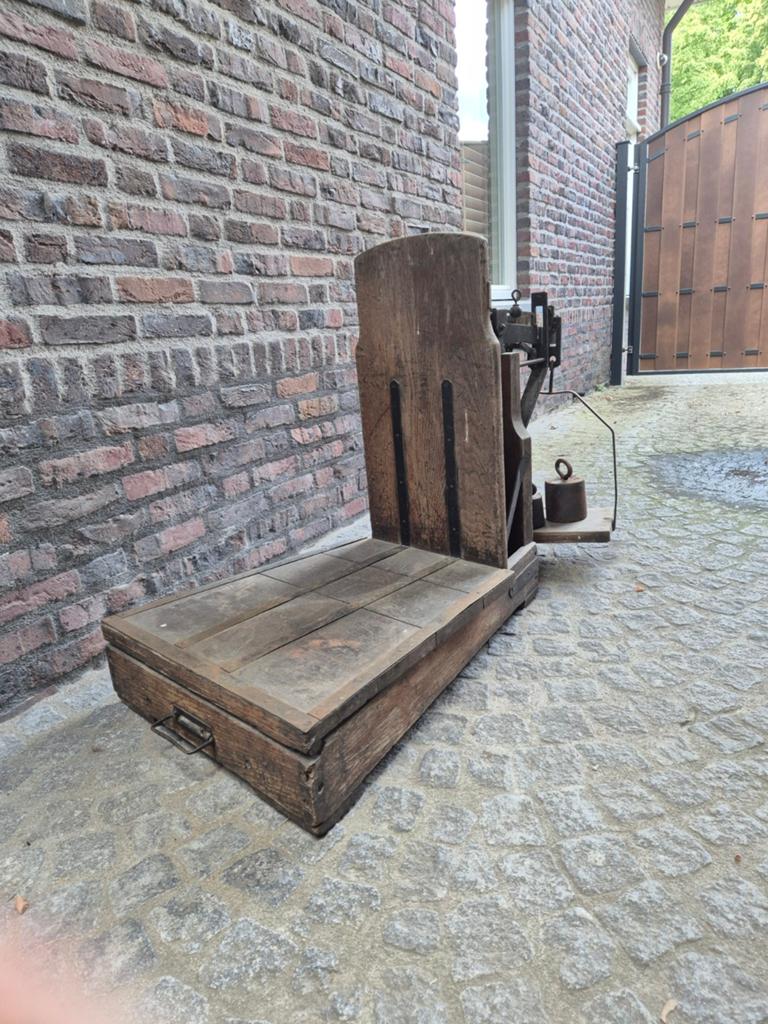Bascule weegschaal, Ophalen
