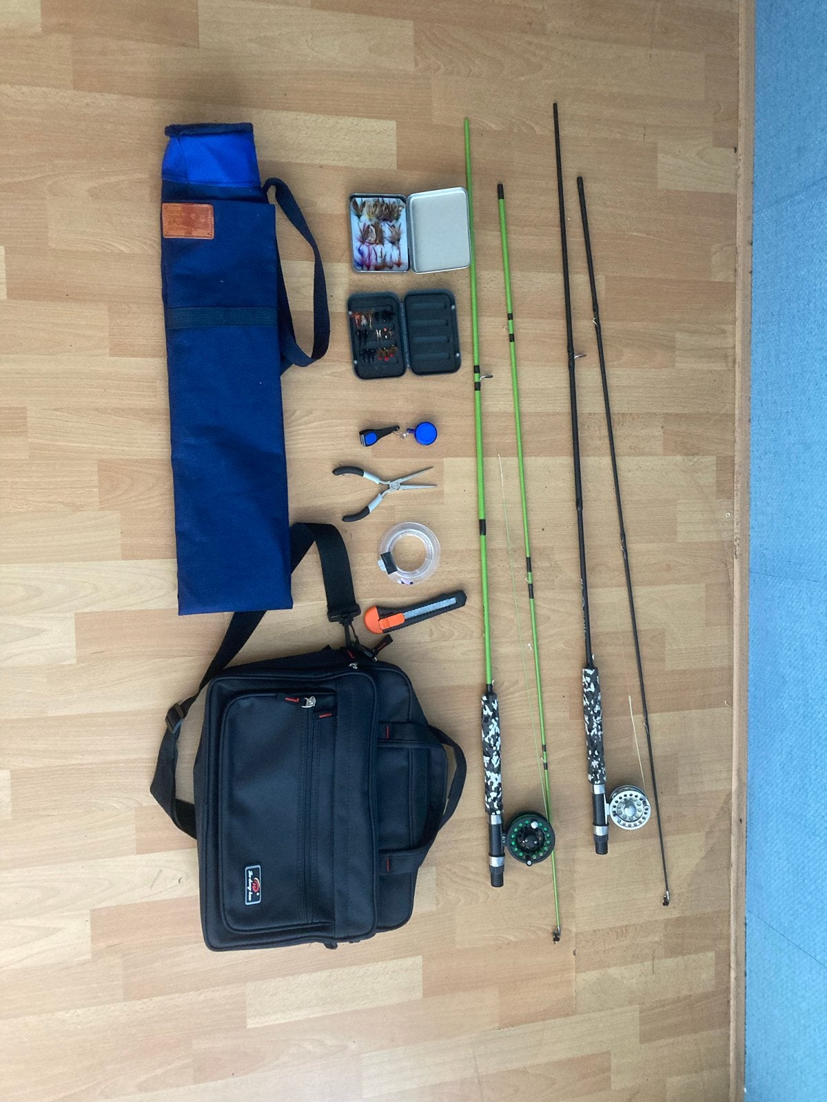 Complete vliegvisuitrusting met hengels en accessoires, Ophalen, Gebruikt, Complete hengel