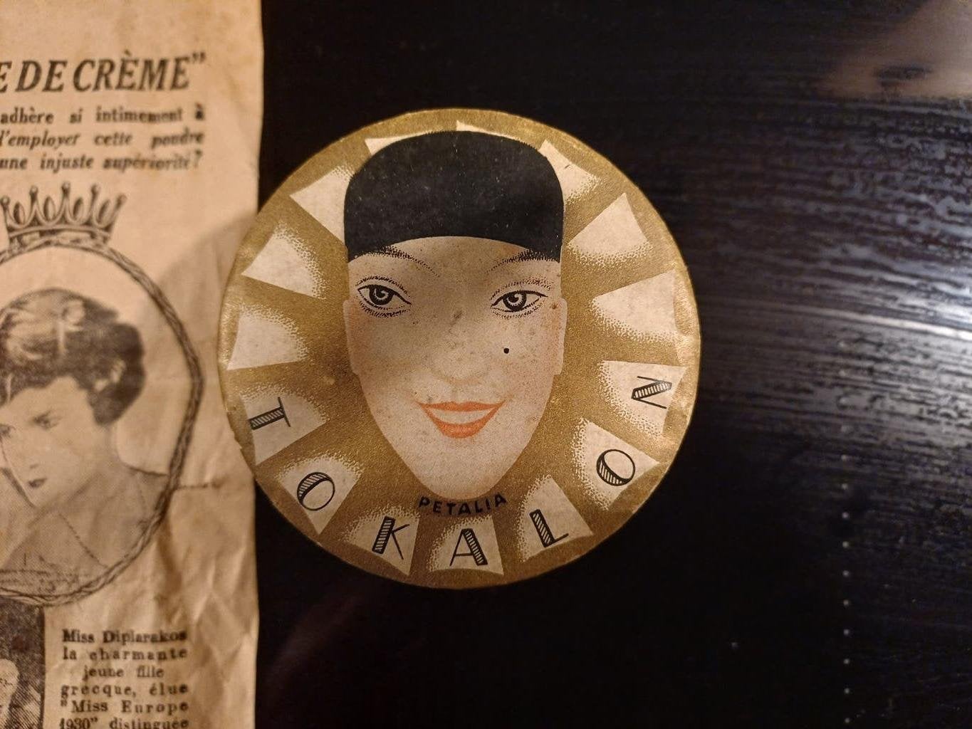 Antieke Franse Poederdoos Art Deco Tokalon met krant artikel, Verzenden