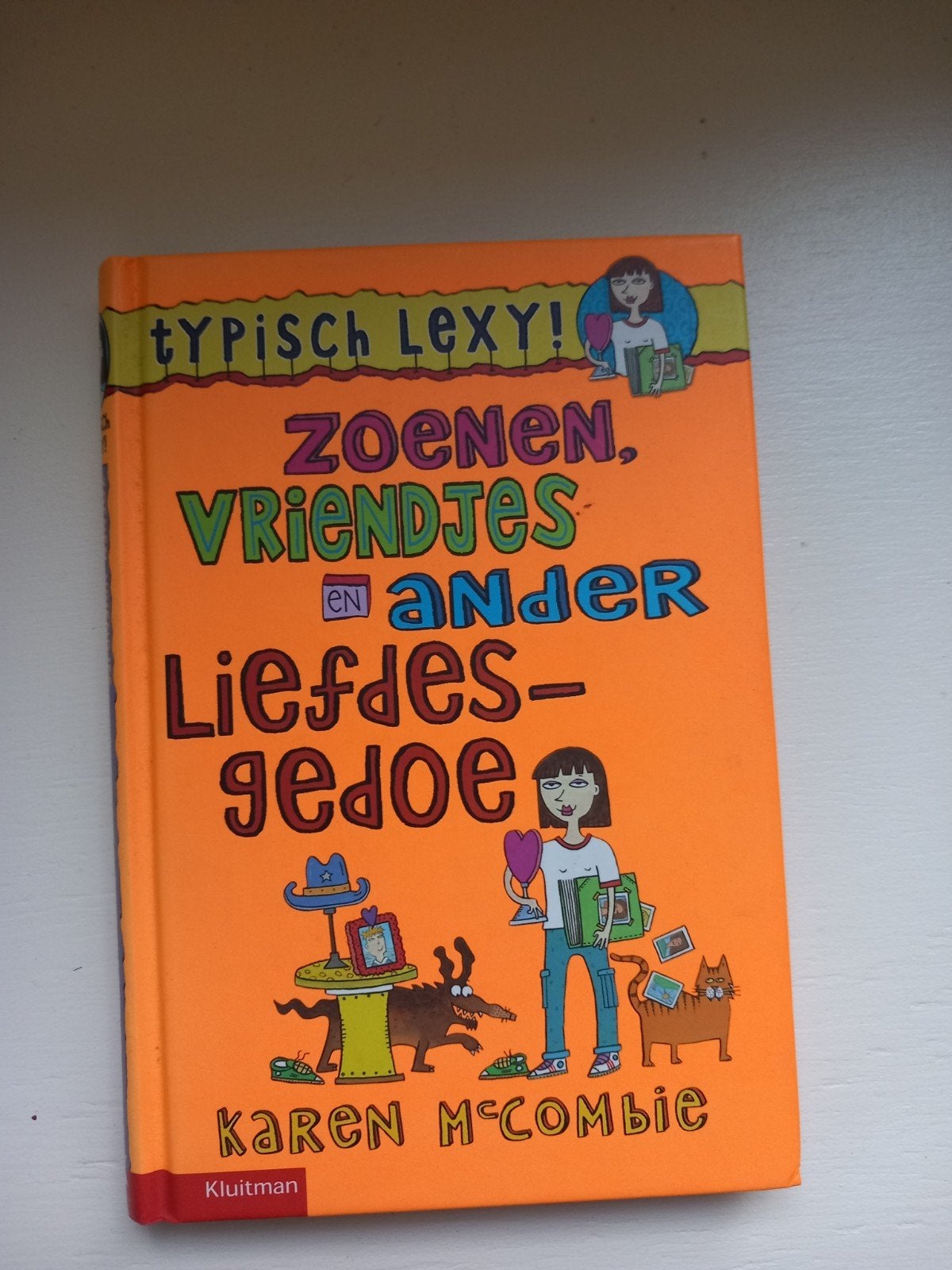 Typisch Lexy! Zoenen, Vriendjes en Ander Liefdesgedoe, Boeken, Ophalen of Verzenden, Zo goed als nieuw, Karen McCombie, Fictie