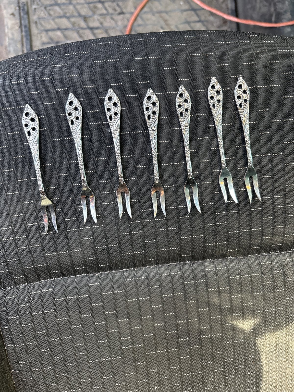 Set van 8 Antieke Vleesvorkjes met Sierlijke Handvatten, Ophalen