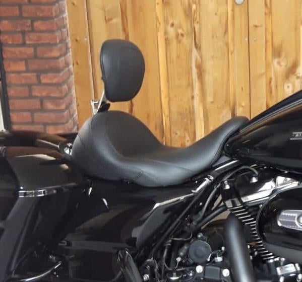 Mustang Zadel LowDown Touring Solo with Biker Backrest, Motoren, Onderdelen | Harley-Davidson, Ophalen of Verzenden, Nieuw