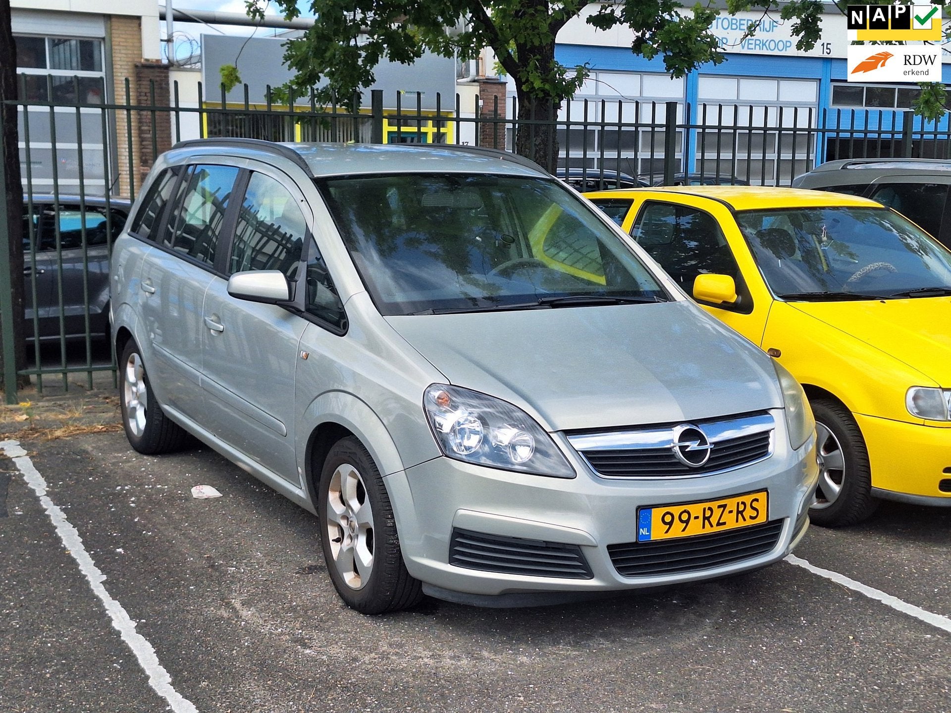 Opel Zafira €1650,-1.8 Enjoy Aircondition Apk2027 Trekhaak, Auto's, Opel, Stof, Gebruikt, 4 cilinders, Origineel Nederlands