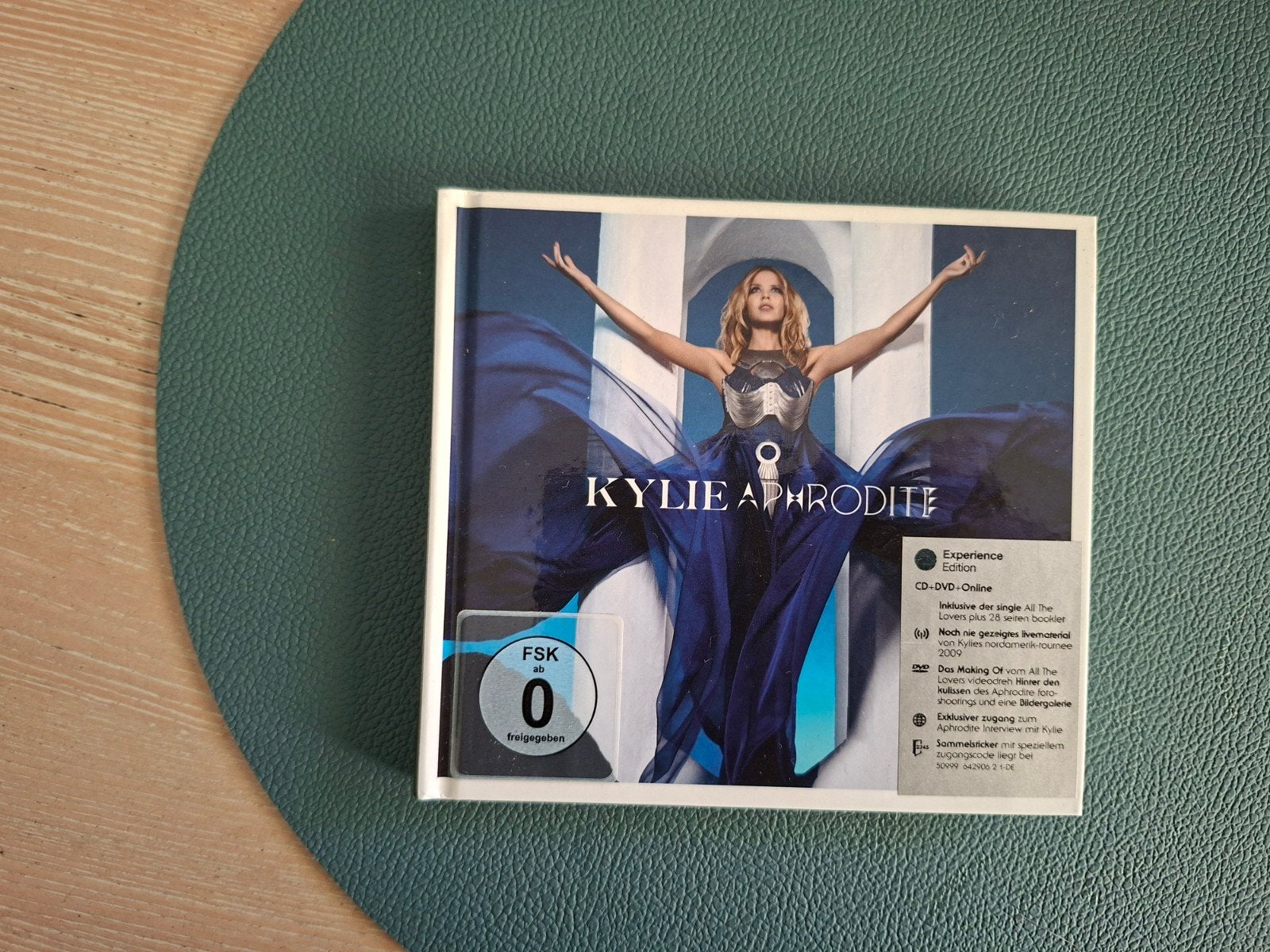 Kylie Minogue aphrodite cd & dvd uitvoering, Ophalen of Verzenden, Zo goed als nieuw