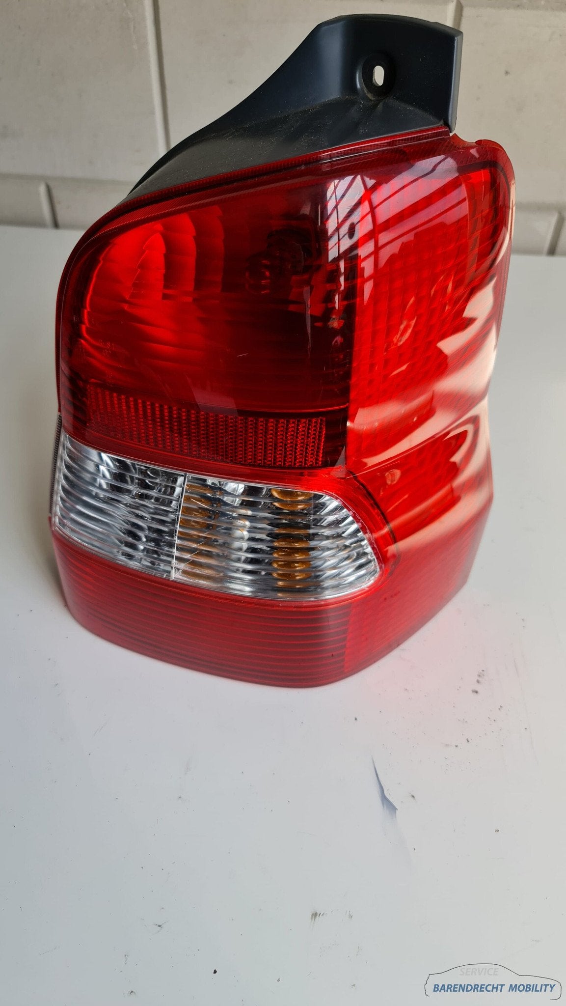 Achterlicht Mazda Demio facelift rechts origineel nette staa, Auto-onderdelen, Verlichting, Gebruikt, Shinchi, Fuchu-Cho 3-1
730-8670  Hiroshima