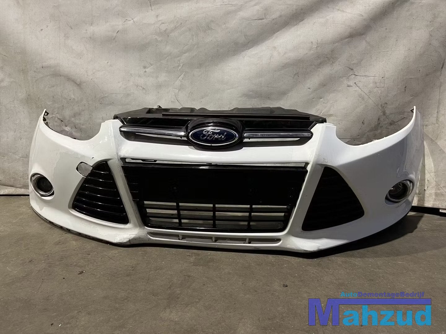 FORD FOCUS 3 wit Voorbumper bumper voor 2010-2018, Auto-onderdelen, Gebruikt, Voor, Info@ford.com, Ophalen of Verzenden