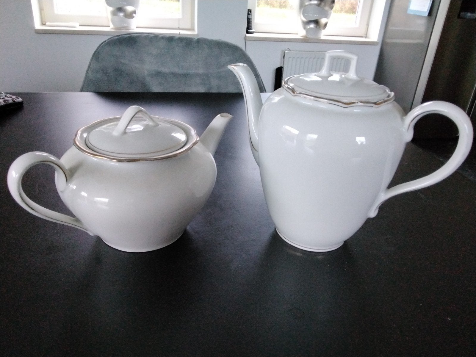 Vintage koffie- en theepot, Ophalen
