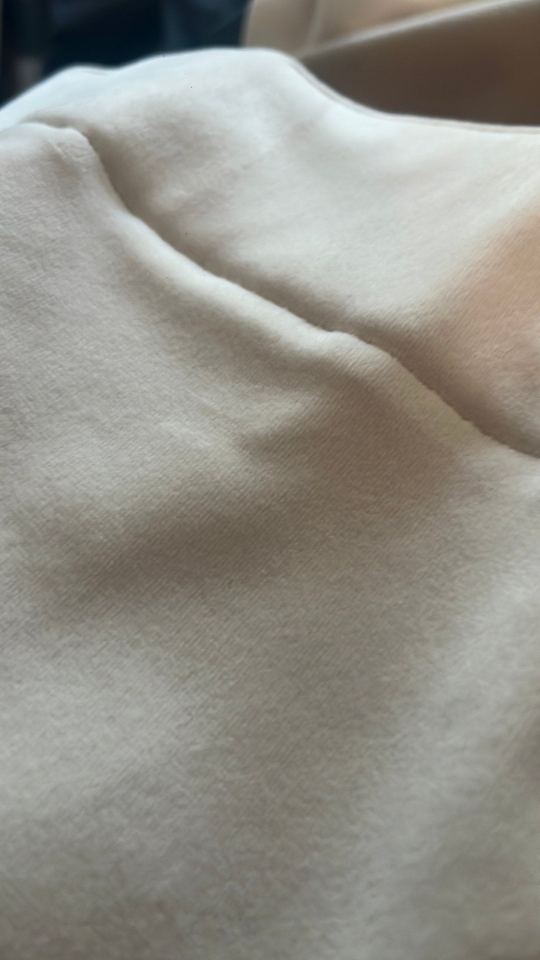 Velours wave gordijn gevoerd raam tot 120 breed 215 hoig, 120 cm of meer, Beige, Nieuw, Ophalen of Verzenden