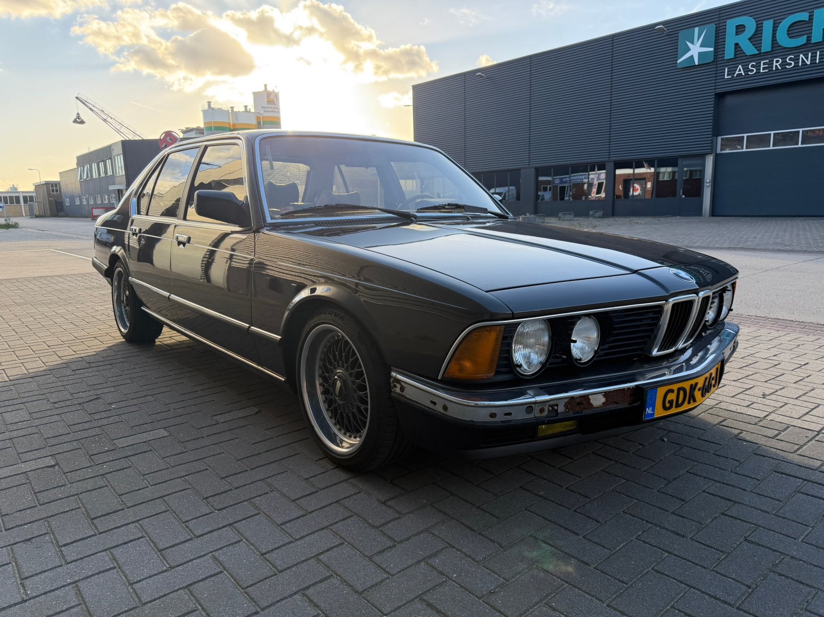 BMW 735i Aut. 1984, Auto's, Automaat, Achterwielaandrijving, Leder, 650 kg