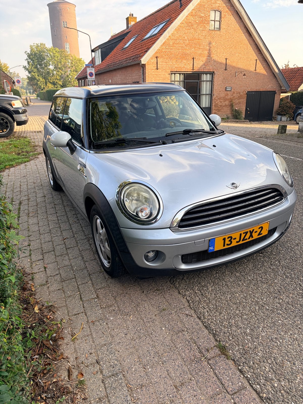 Mini Clubman 1.6 ONE 2009 Grijs, Auto's, Voorwielaandrijving, 4 stoelen, Leder en Stof, 49 €/maand