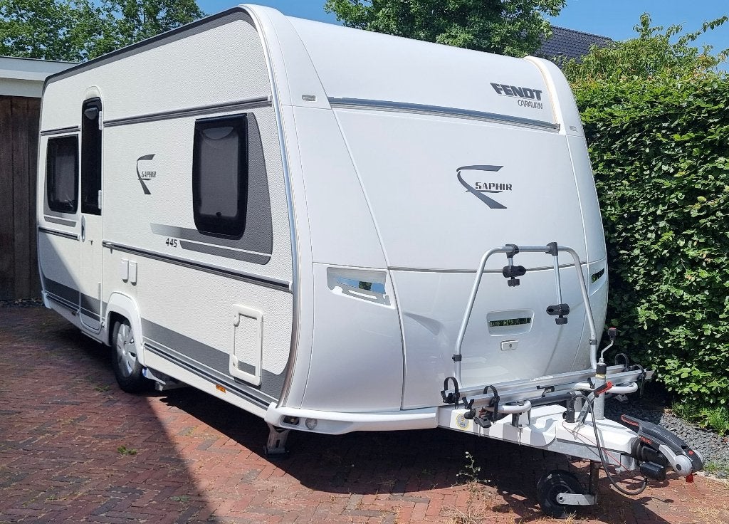 Fendt Saphir 445 TFB (2016) met mover & fietsendrager, Caravans en Kamperen, Rondzit, Particulier, Schokbreker, Fendt