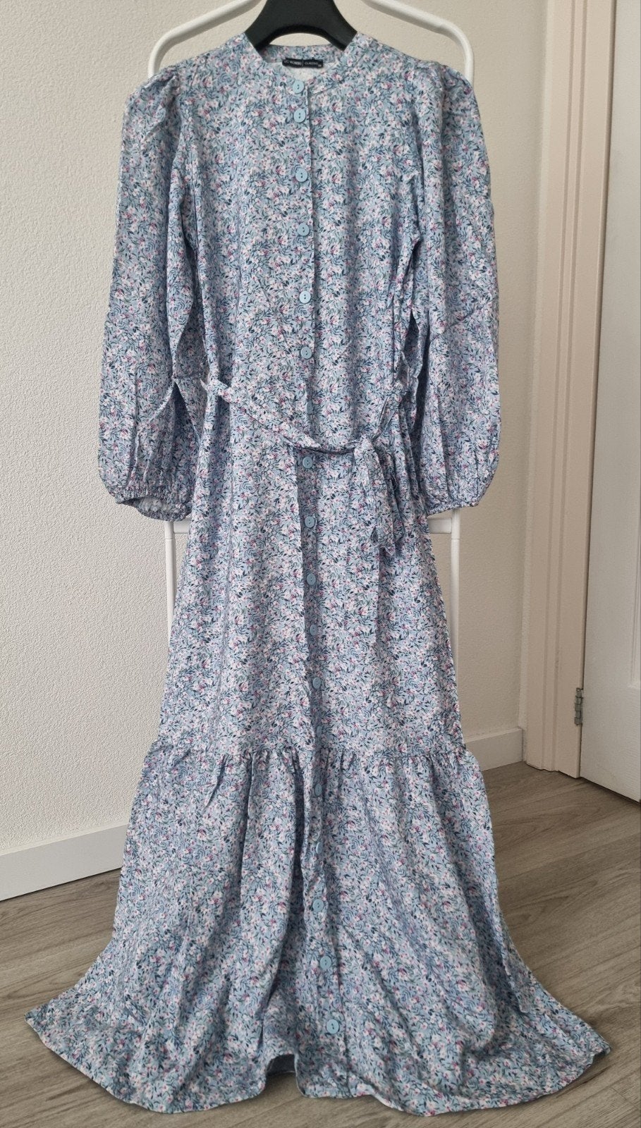 LC Waikiki Classic bloemenjurk - Maat 36 (S), Kleding | Dames, Blauw, Zo goed als nieuw, Maat 36 (S), Onder de knie