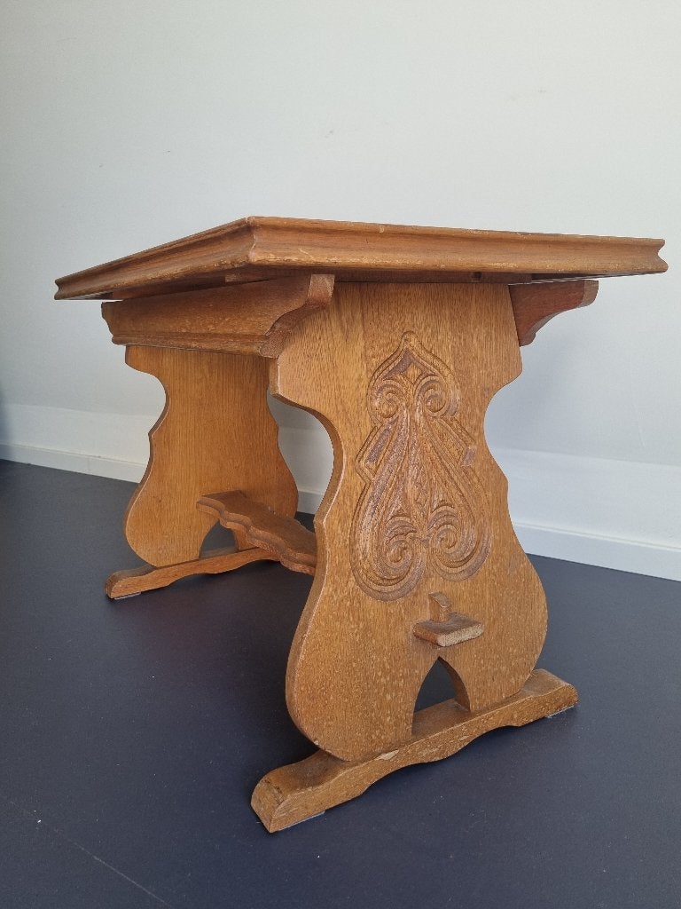 Salontafeltafeltje met houtsnijwerk, 50 – 75, Gebruikt, Minder dan 50 cm, 50 tot 100 cm