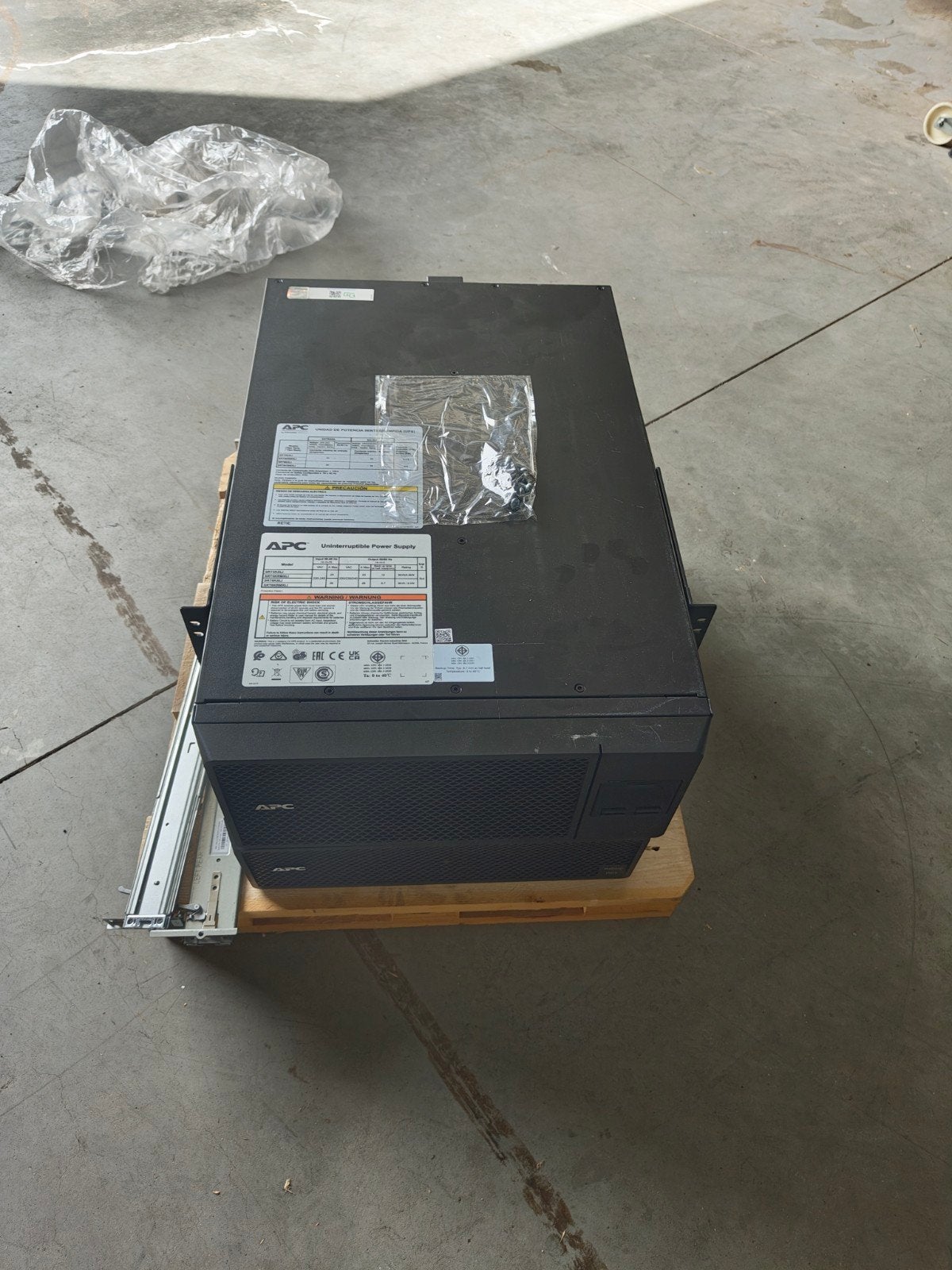 apc rt 6000 + apc srt192bp, Computers en Software, Ophalen, Gebruikt