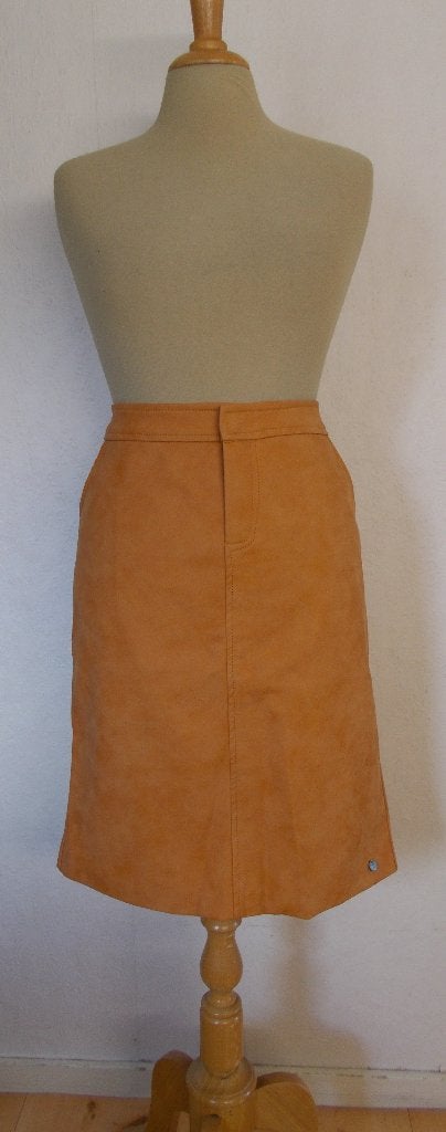 Mooie okergele leather look rok van Emma! 42, Overige kleuren, Verzenden, Maat 42/44 (L), Nieuw