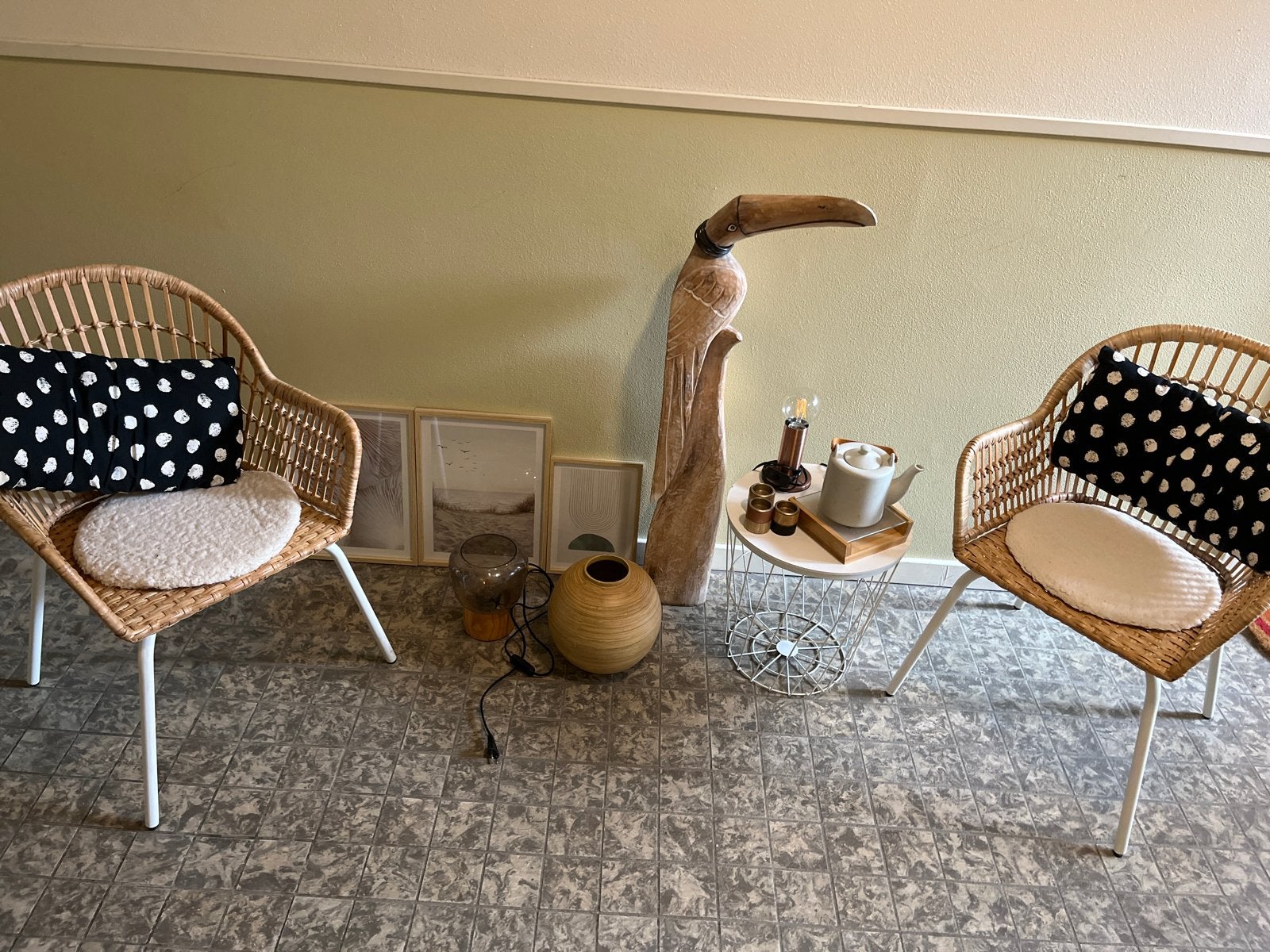 Set van 2 rotan stoelen en planken kast etc., Twee, Overige kleuren, Riet of Rotan, Ophalen of Verzenden