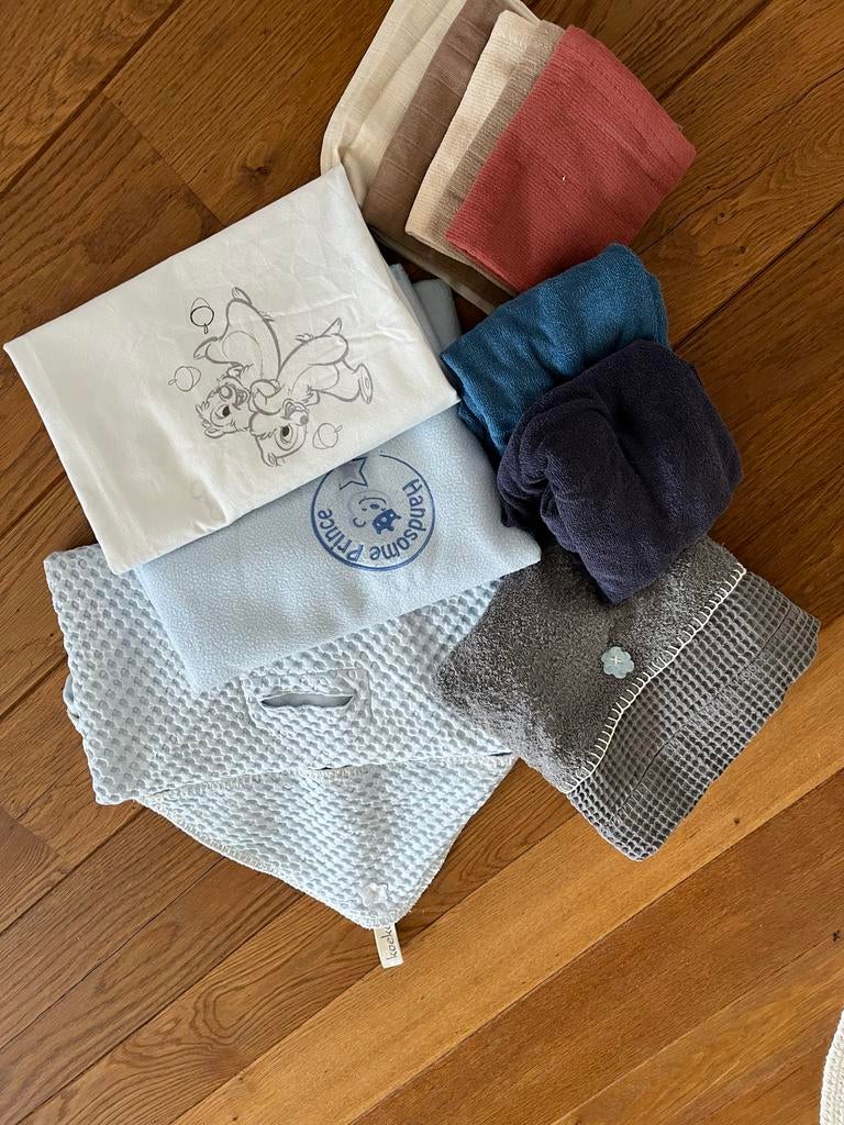 Beginnerspakket baby: Koeka omslagdoek, dekentje, hoeslakens, Kinderen en Baby's, Kinderspulletjes, Gebruikt, Ophalen of Verzenden