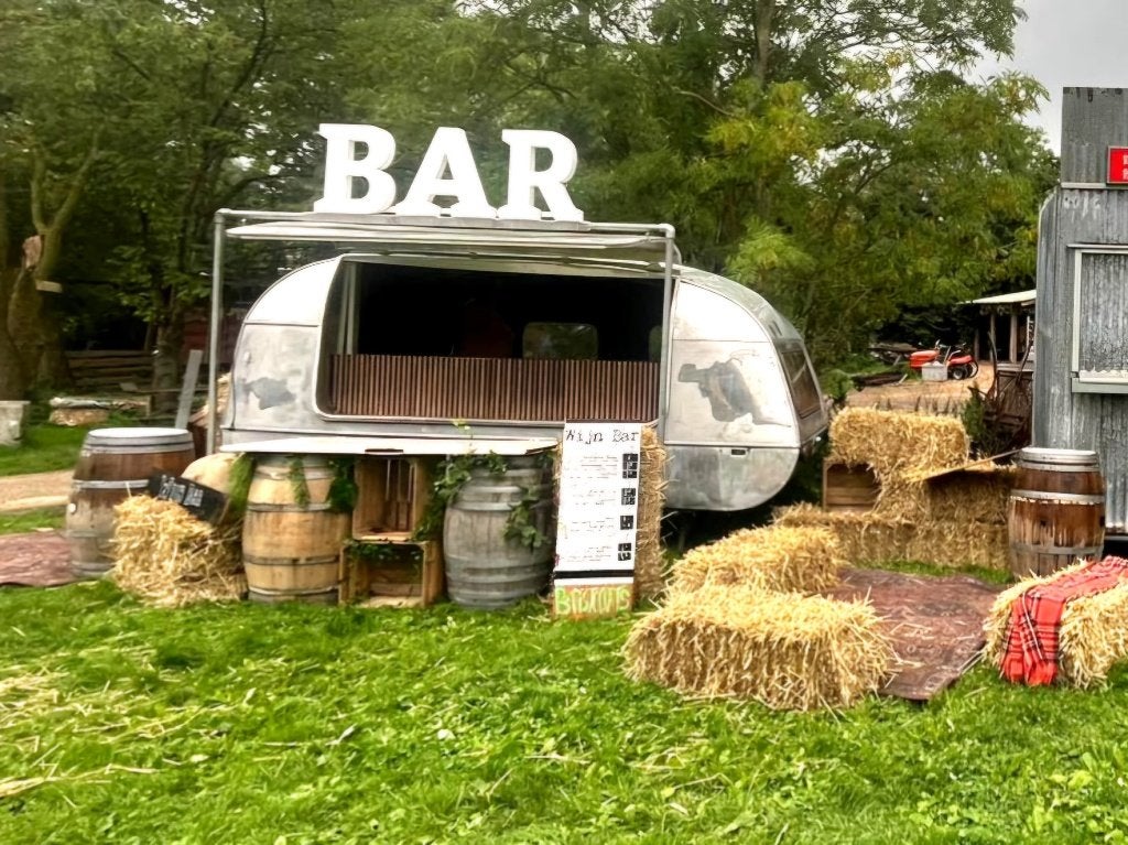 Caravan Bar te huur! - Complete Foodtruck huren, Ophalen, Overige