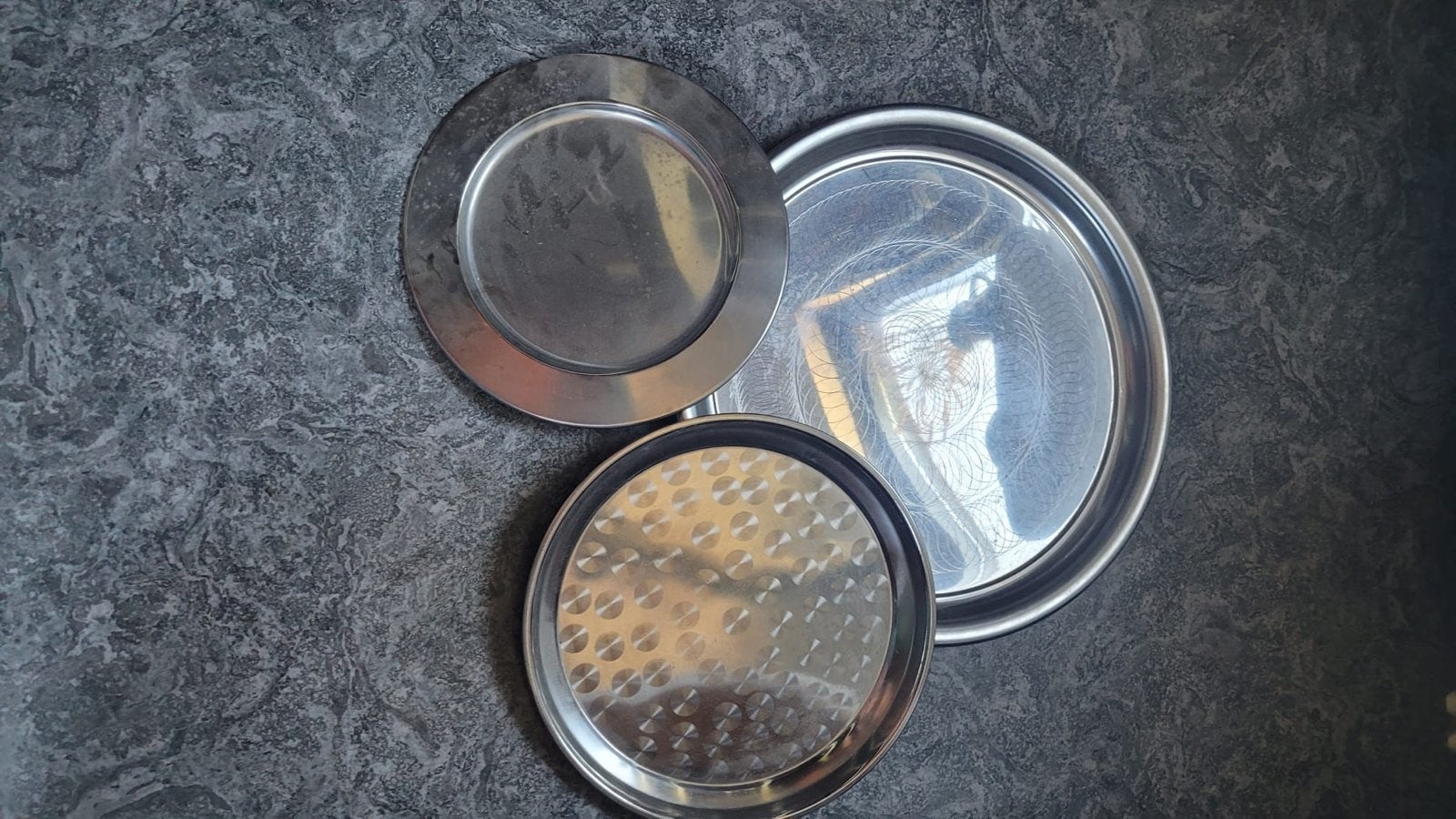 Roestvrijstalen dienbladen set - 50, 34 en 32 cm, Ophalen of Verzenden, Gebruikt, Rond, Metaal