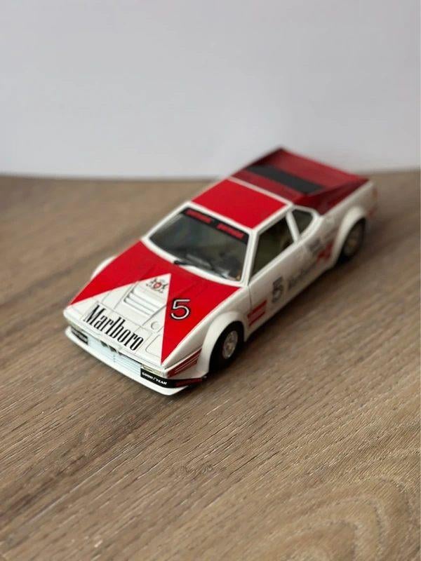 Bburago BMW M1 Marlboro modelauto, Ophalen of Verzenden, Zo goed als nieuw, Auto