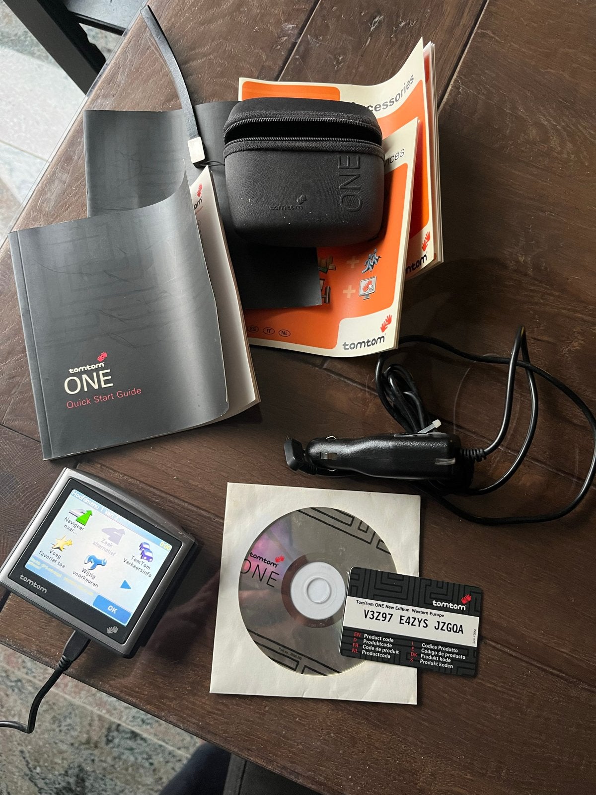TomTom One GPS Navigatiesysteem Compleet, Ophalen of Verzenden, Gebruikt