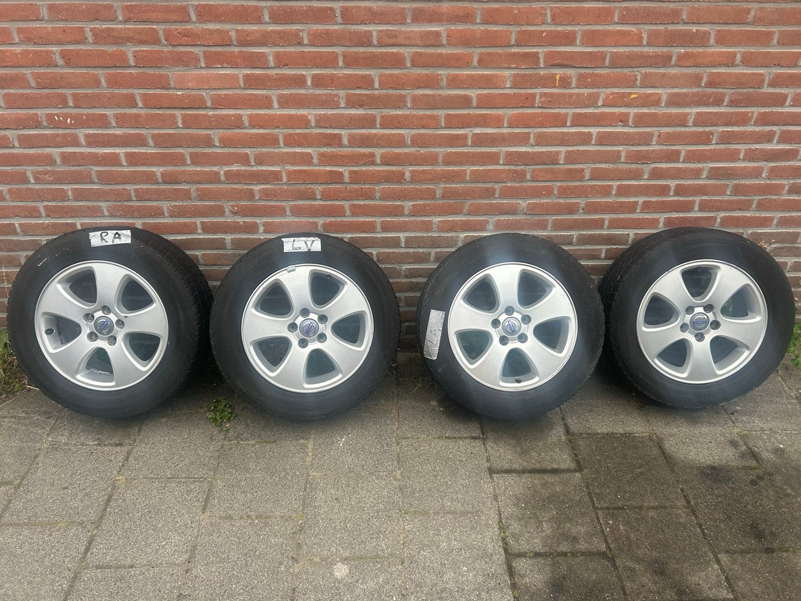 Volvo velgen met Vredestein winterbanden 225/55 R16, Auto-onderdelen, Banden en Velgen, Ophalen, Gebruikt, 16 inch, Banden en Velgen