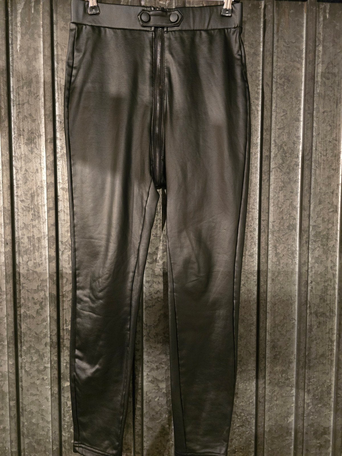 Zwarte wetlook broek met rits, Verzenden, Nieuw, Zwart, W33 - W34 (confectie 48/50)