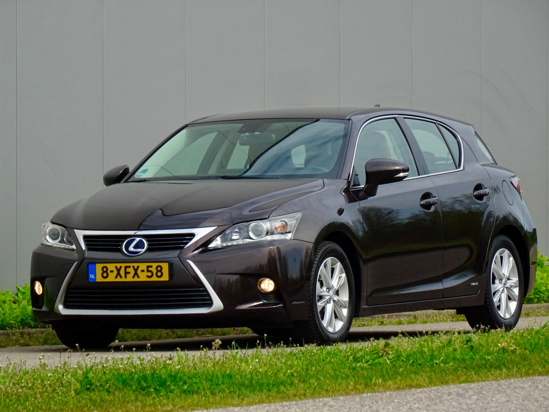 Lexus CT 200h Luxury Sport | Leer | Navi | NL | Trekhaak |, Gebruikt, Euro 6, 4 cilinders, Bruin