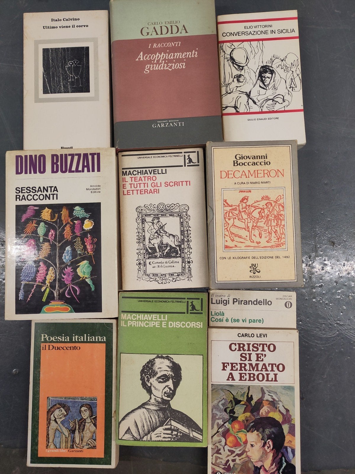 Italiaanse klassiekers: o.a.Buzzati, Boccaccio, Machiavelli, Boeken, Gelezen, Diverse auteurs, Ophalen of Verzenden, WO