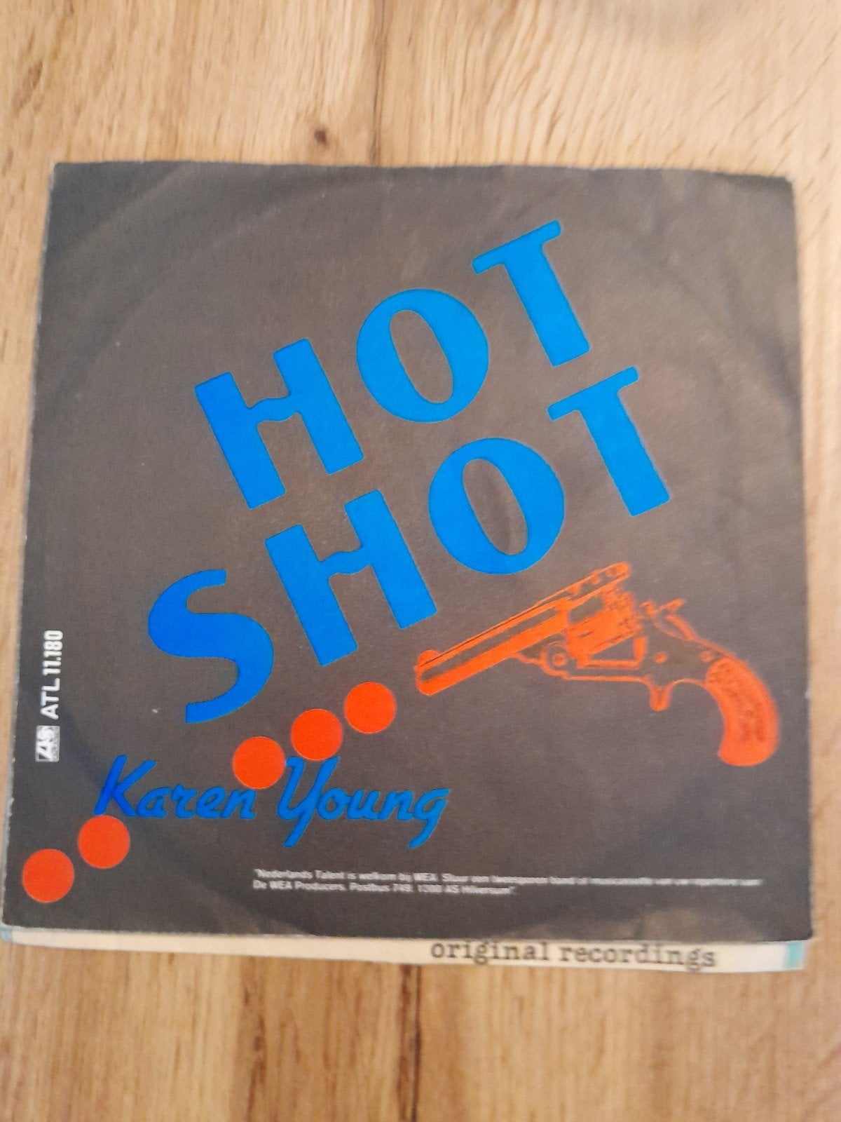 Karen young 7inch hot shot, Ophalen of Verzenden, Zo goed als nieuw, Pop