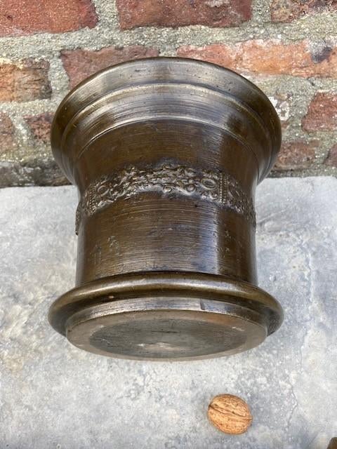 grote antieke bronzen vijzel, brons, mortier, 17 de ,10 kilo, Ophalen of Verzenden, Brons