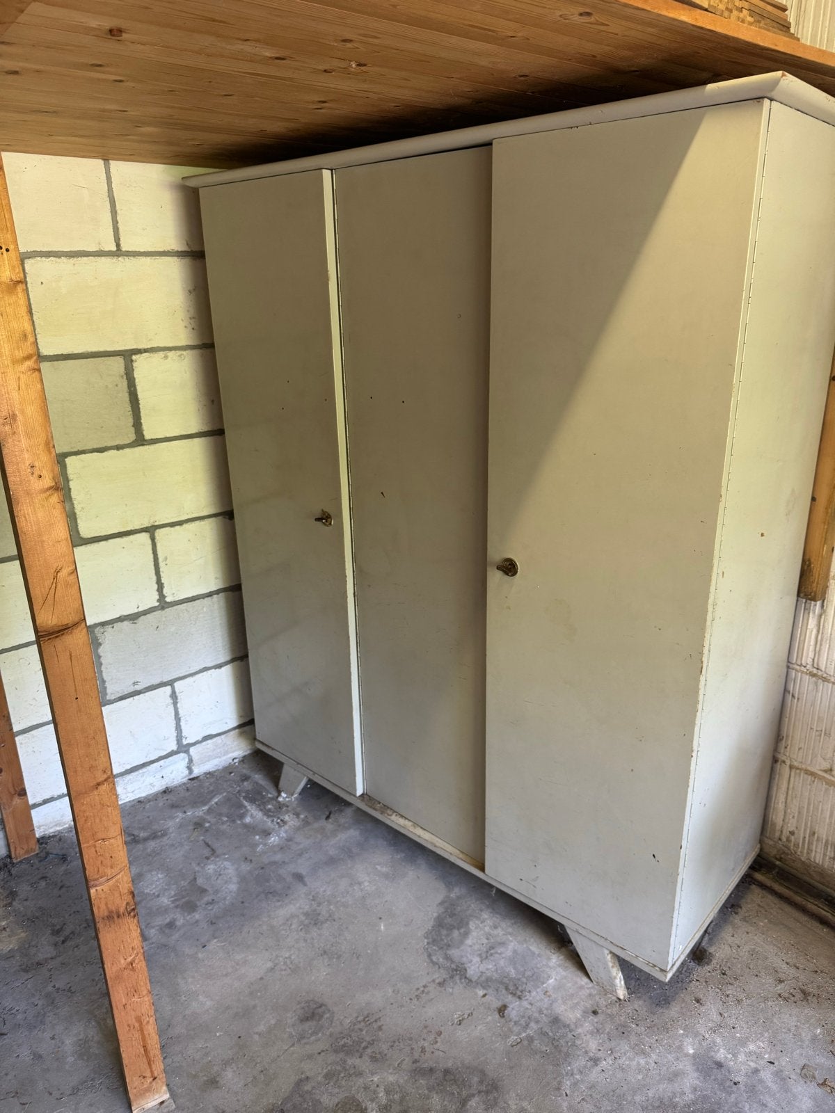 Vintage Kledingkast Jaren '60 - Drie Deuren, Met Planken, Huis en Inrichting, Kasten | Kledingkasten, Gebruikt, 100 tot 150 cm